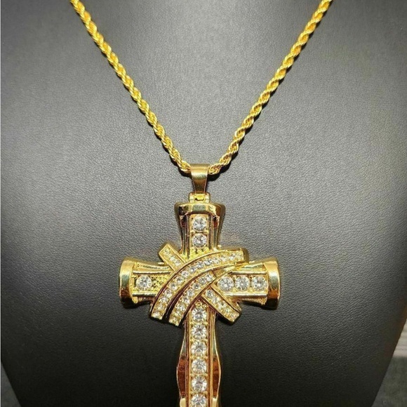 Cross Chain - Picture 4 of 4
